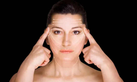 Lifting facial: contornos firmes e naturais