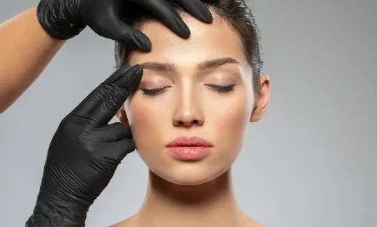 Fox eye (lifting lateral do olhar): alongamento sutil e natural