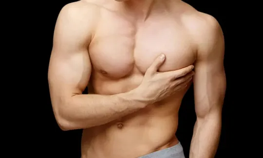 Ginecomastia: correção de ginecomastia com contorno peitoral masculino definido — imagem ilustrativa.