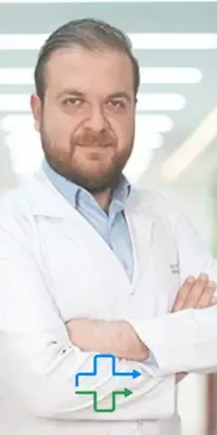 Dr. Memet, cirurgião estético especializado em cirurgias plásticas como rinoplastia, lipoaspiração e lifting facial, com foco em resultados naturais e seguros.