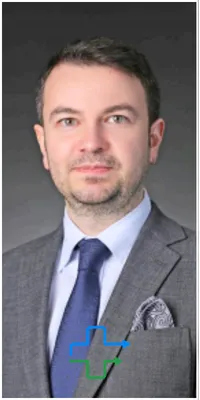 Dr. Kağan, cirurgião plástico especializado em cirurgia plástica, reconstrutiva e estética, com ampla experiência em rinoplastia, cirurgia das mamas, contorno corporal e procedimentos faciais. Seu foco é proporcionar resultados naturais, seguros e personalizados, sempre priorizando a harmonia estética e as expectativas de cada paciente.