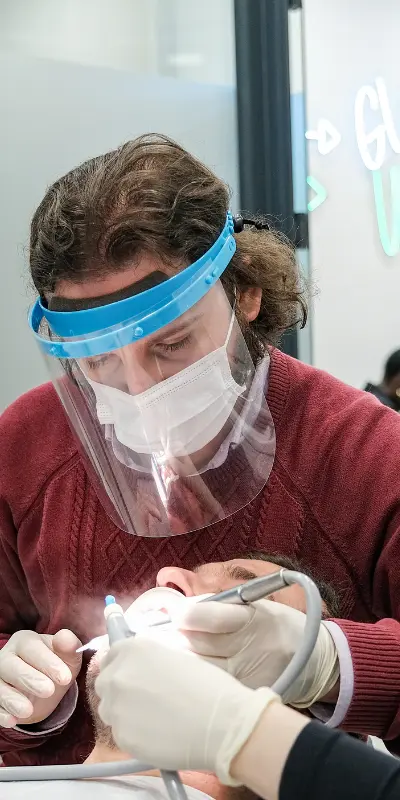 Especialista em tratamentos odontológicos avançados e seguros na Turquia